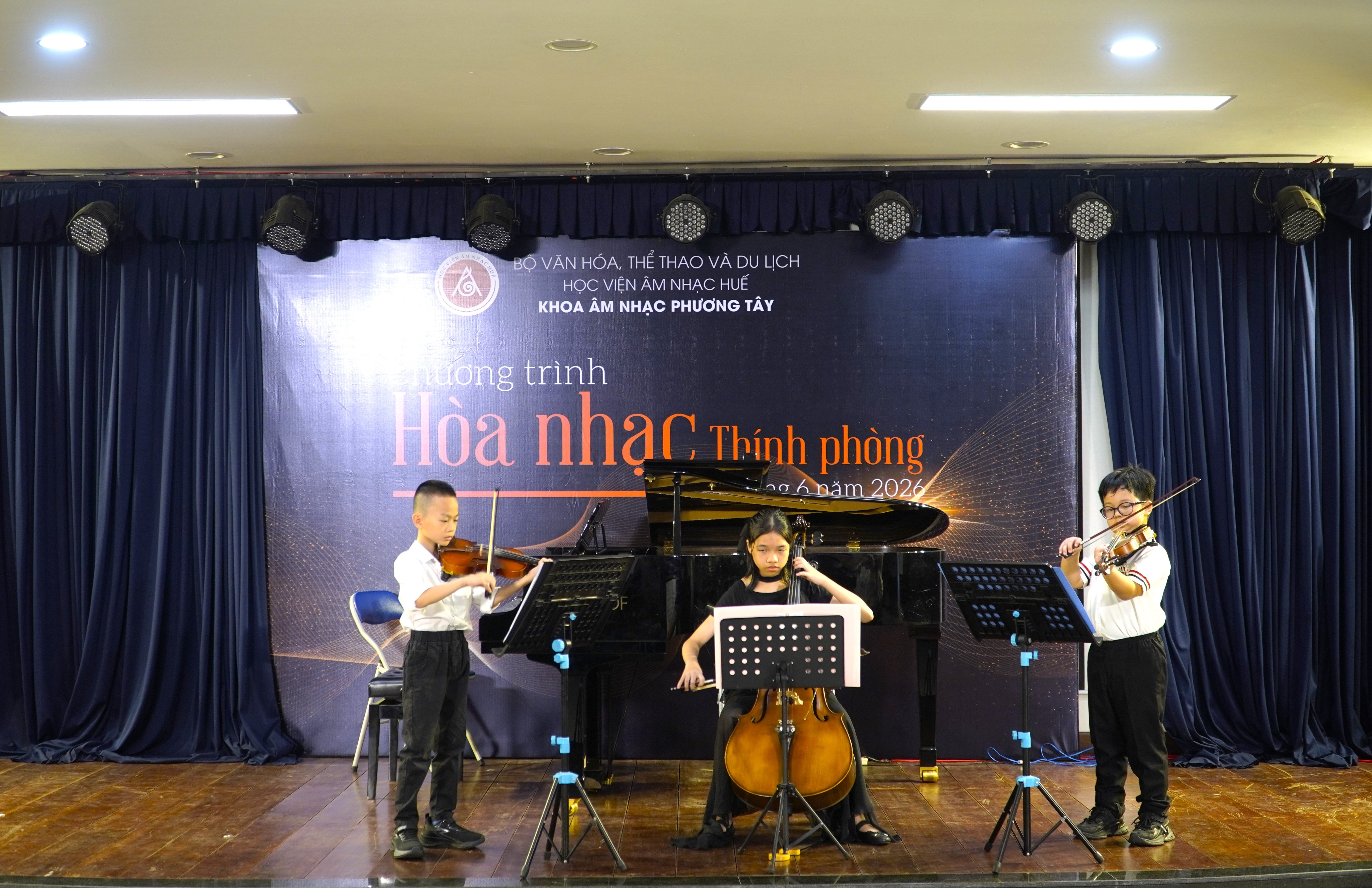 Chương trình hòa nhạc thính phòng của các em Trung cấp bộ môn dây khoa Âm nhạc Phương tây